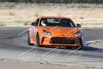 media/Sep-15-2024-Speed Ventures (Sun) [[7a54f7ed2f]]/Black Group/Session 1 (Outside Grapevine)/